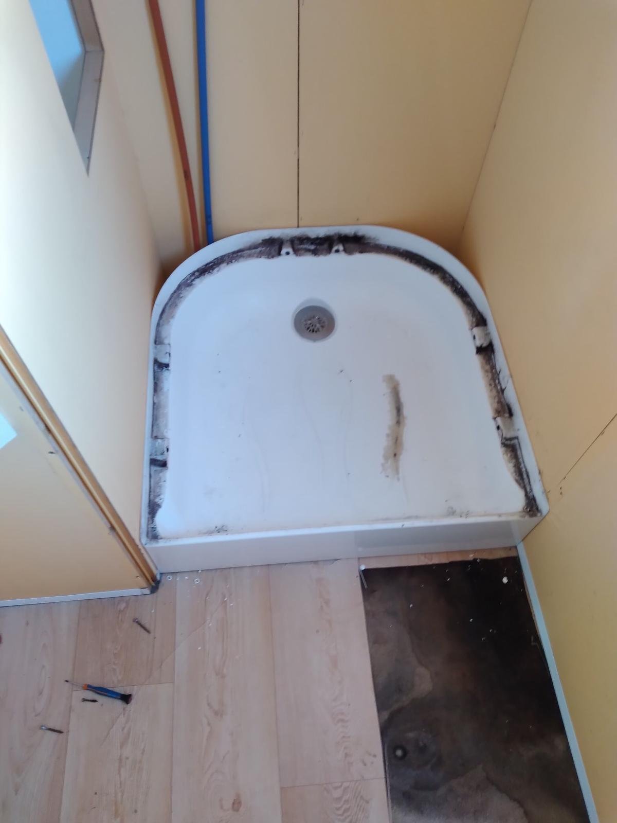 Douche cabine d'origine avant remplacement